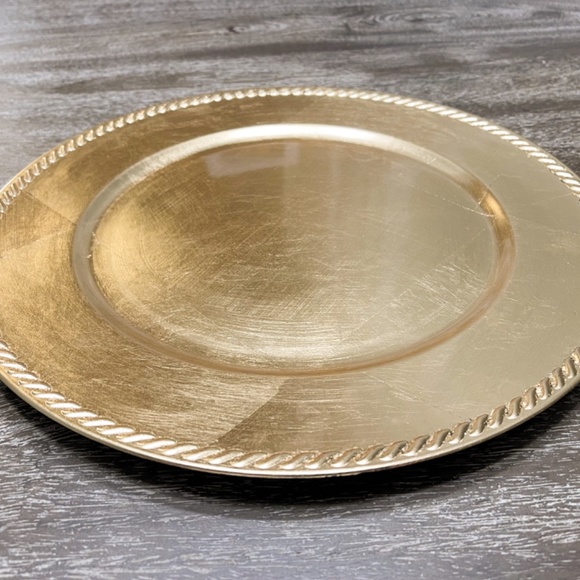Gold charger plates , 59 chargers - Picture 2 of 11